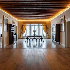 Palazzo Titti Rialto Venice